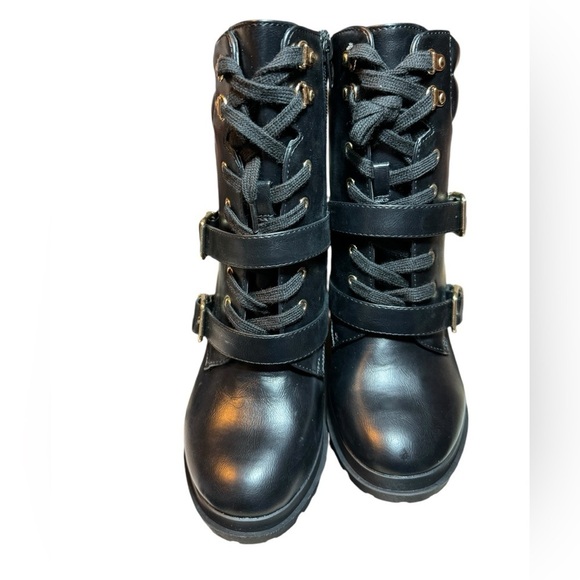 Shoe Dazzle Analisa Block Heeled Booties - Picture 5 of 10